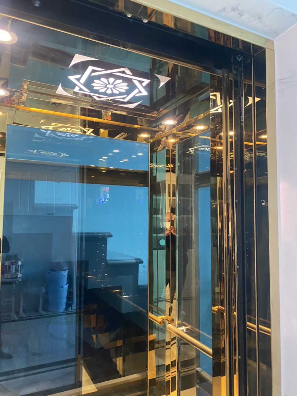 Thang máy gia đình 8