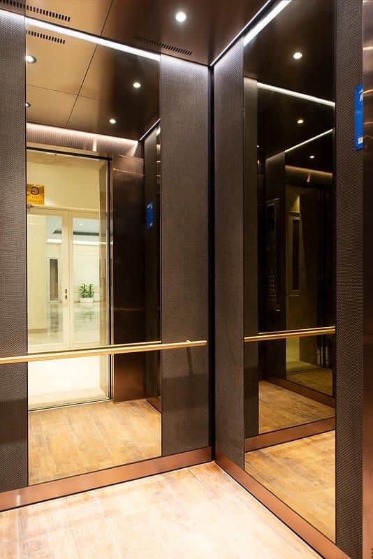 Thang máy lồng kính quan sát 11